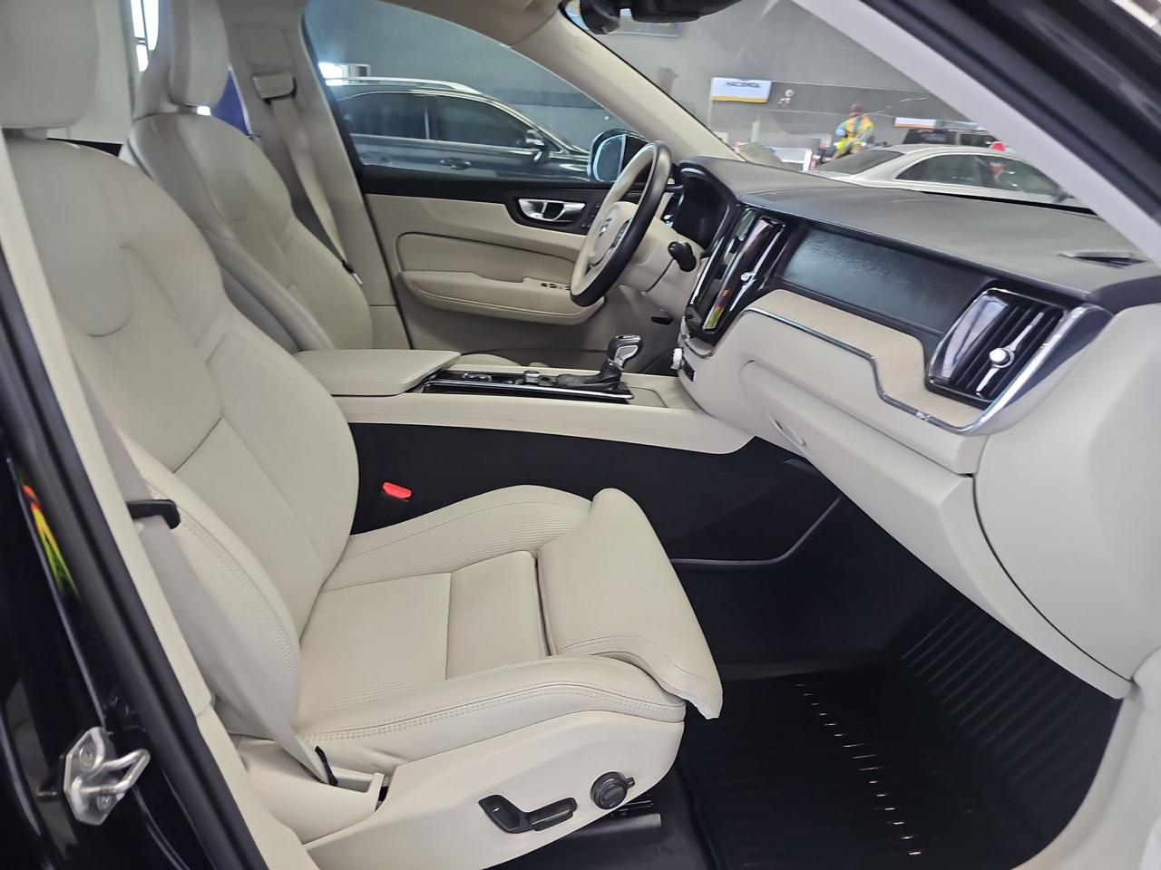 2021 Volvo XC60 INSCRIPTN